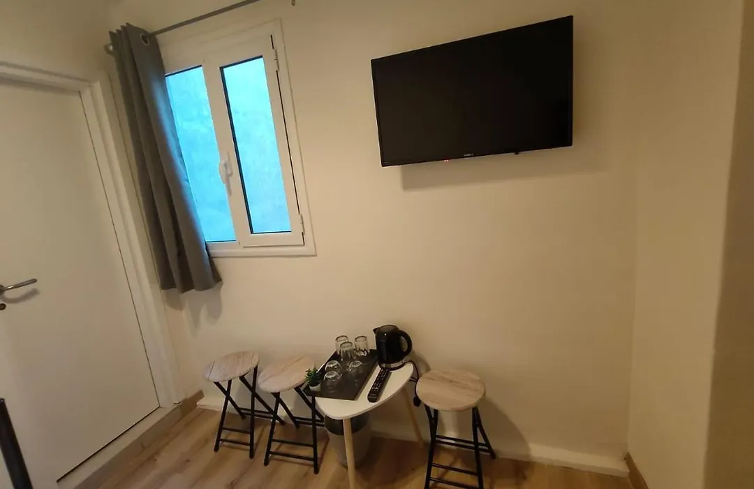 Marilyn Residence II-1